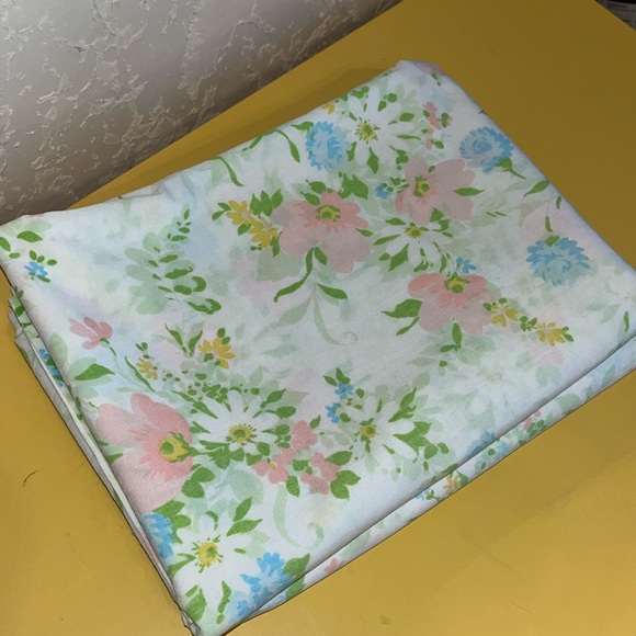 Set of Vintage Floral Sheets - Picture 1 of 3